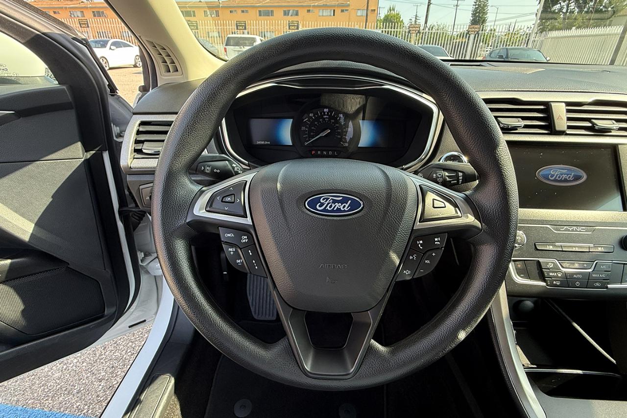 Ford Fusion Hybrid SE 2020