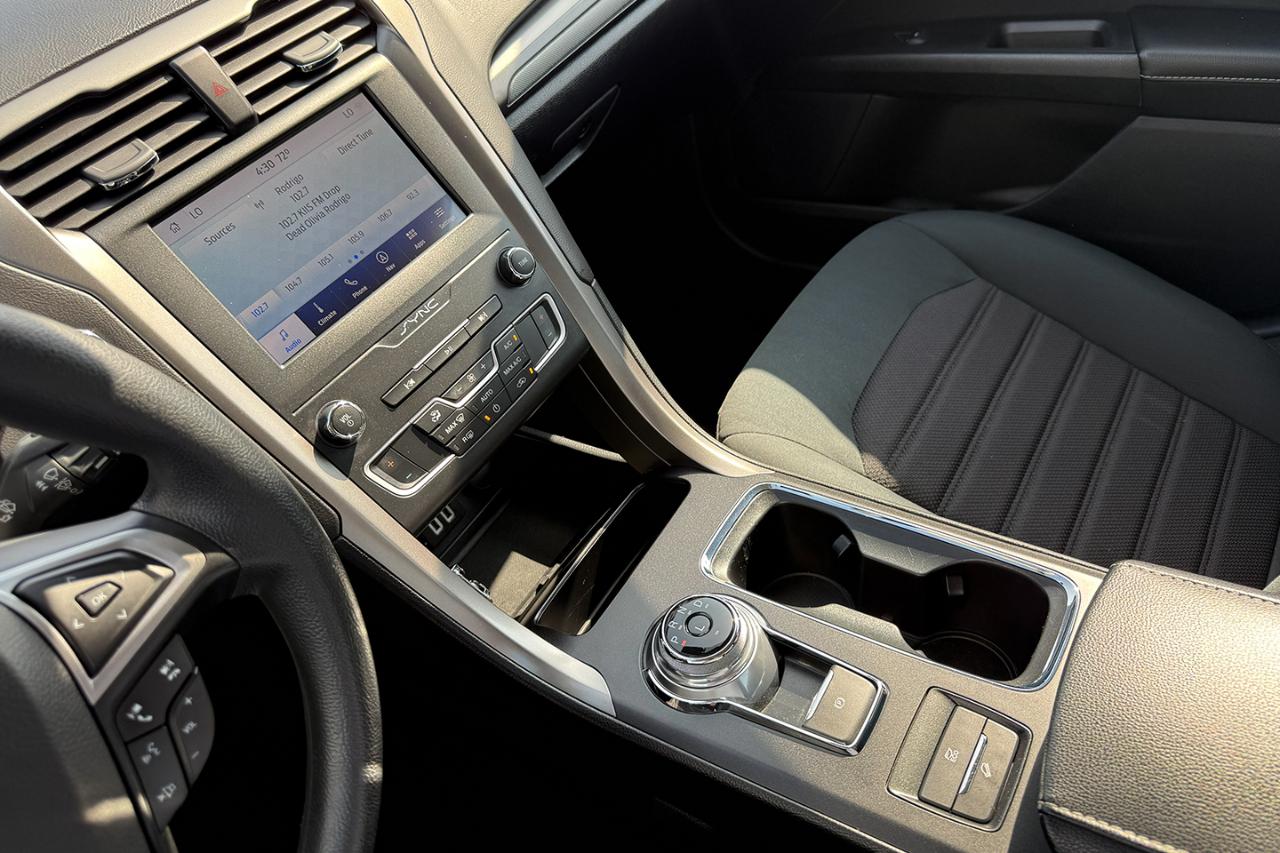 Ford Fusion Hybrid SE 2020