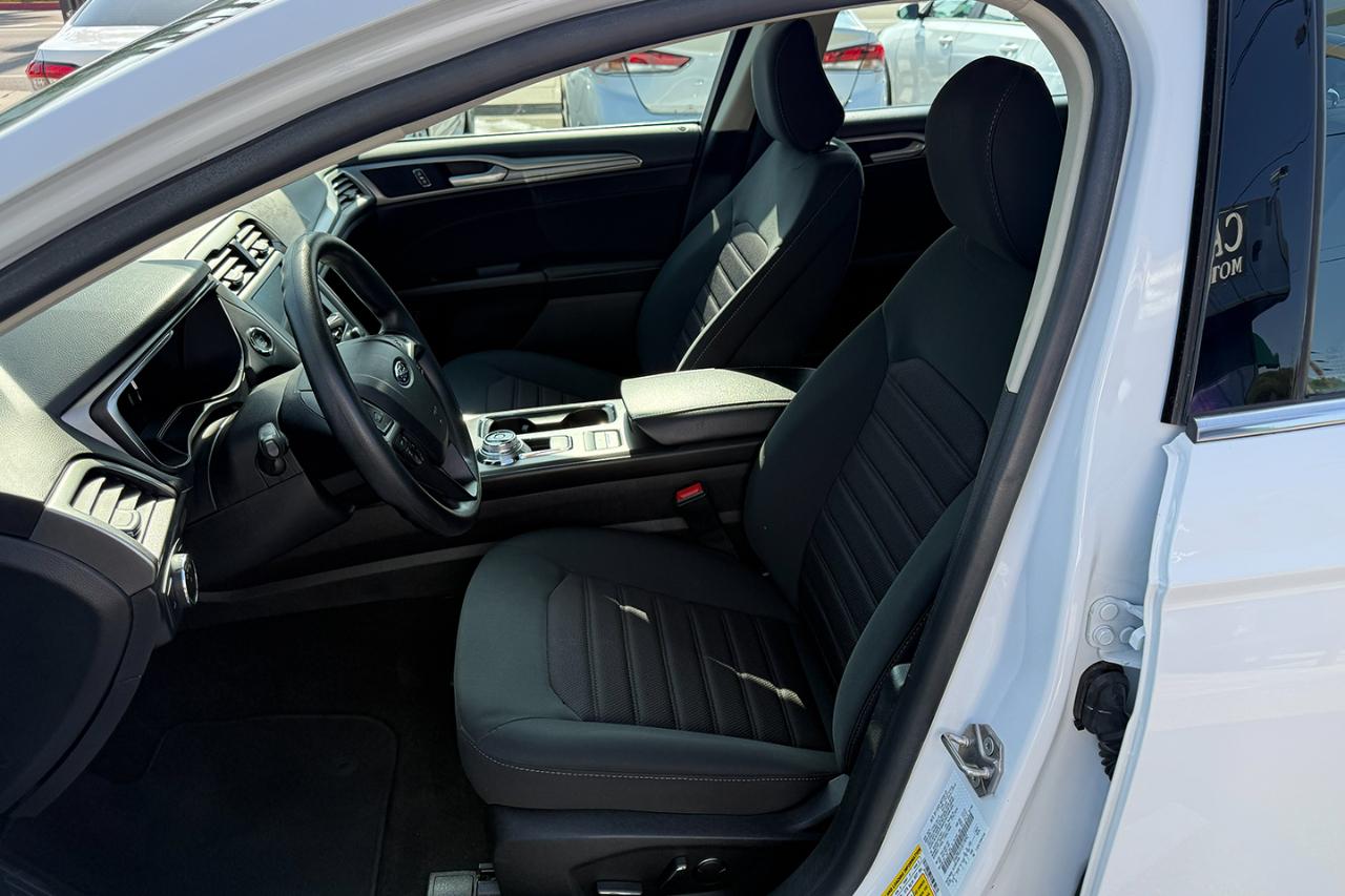 Ford Fusion Hybrid SE 2020