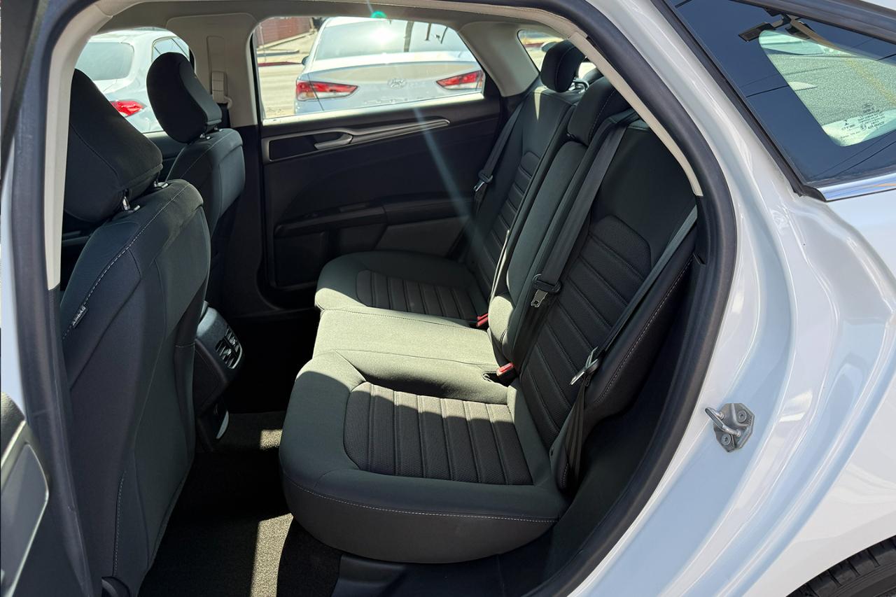 Ford Fusion Hybrid SE 2020