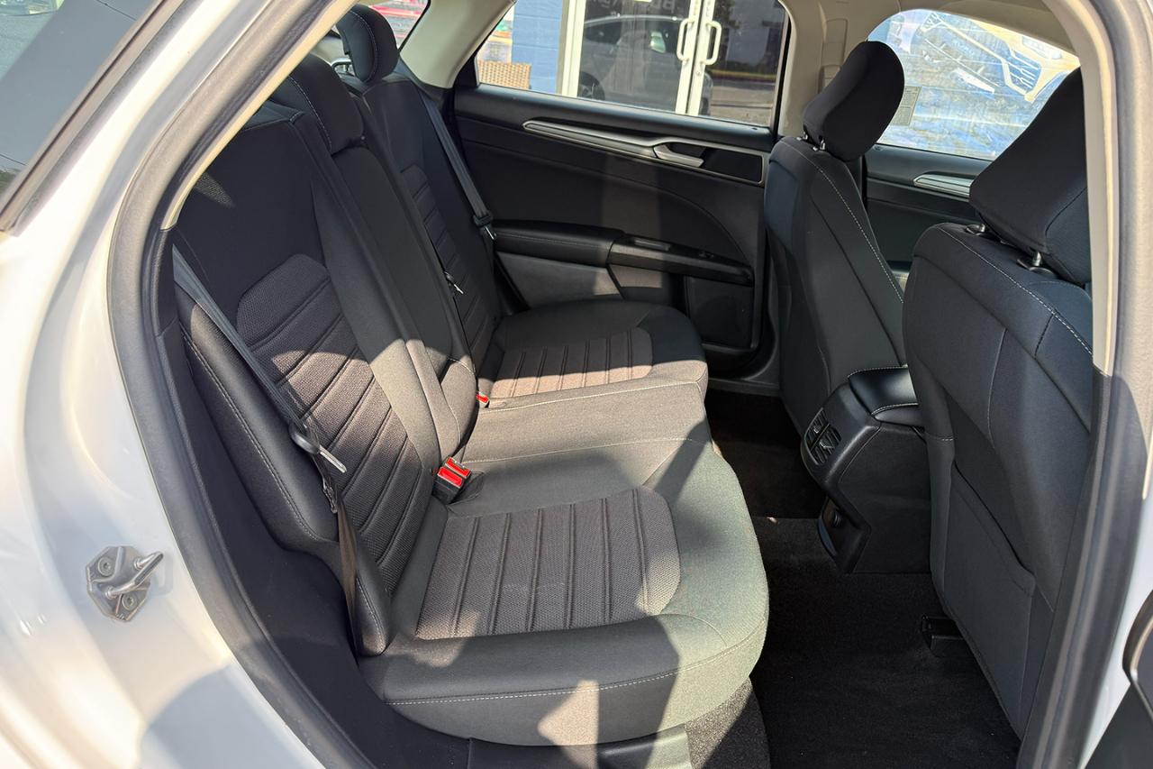 Ford Fusion Hybrid SE 2020