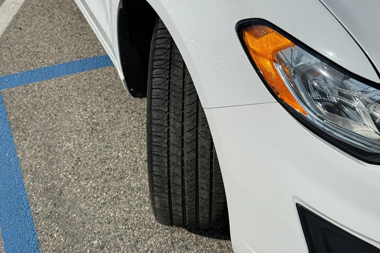 Ford Fusion Hybrid SE 2020