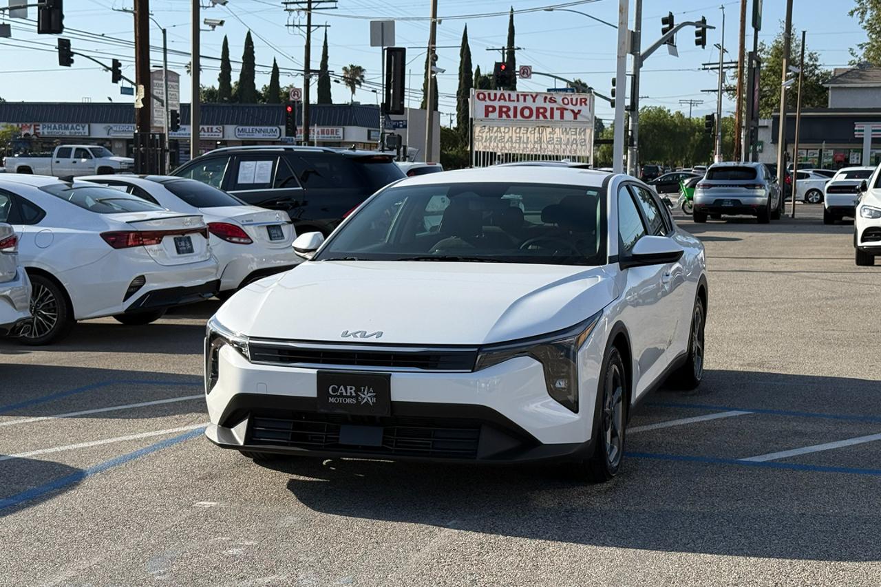 Kia K4 LXS FWD 2025