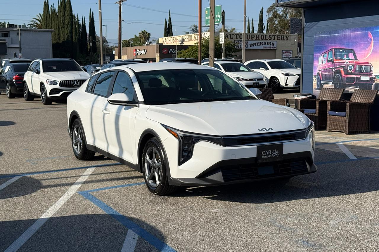 Kia K4 LXS FWD 2025