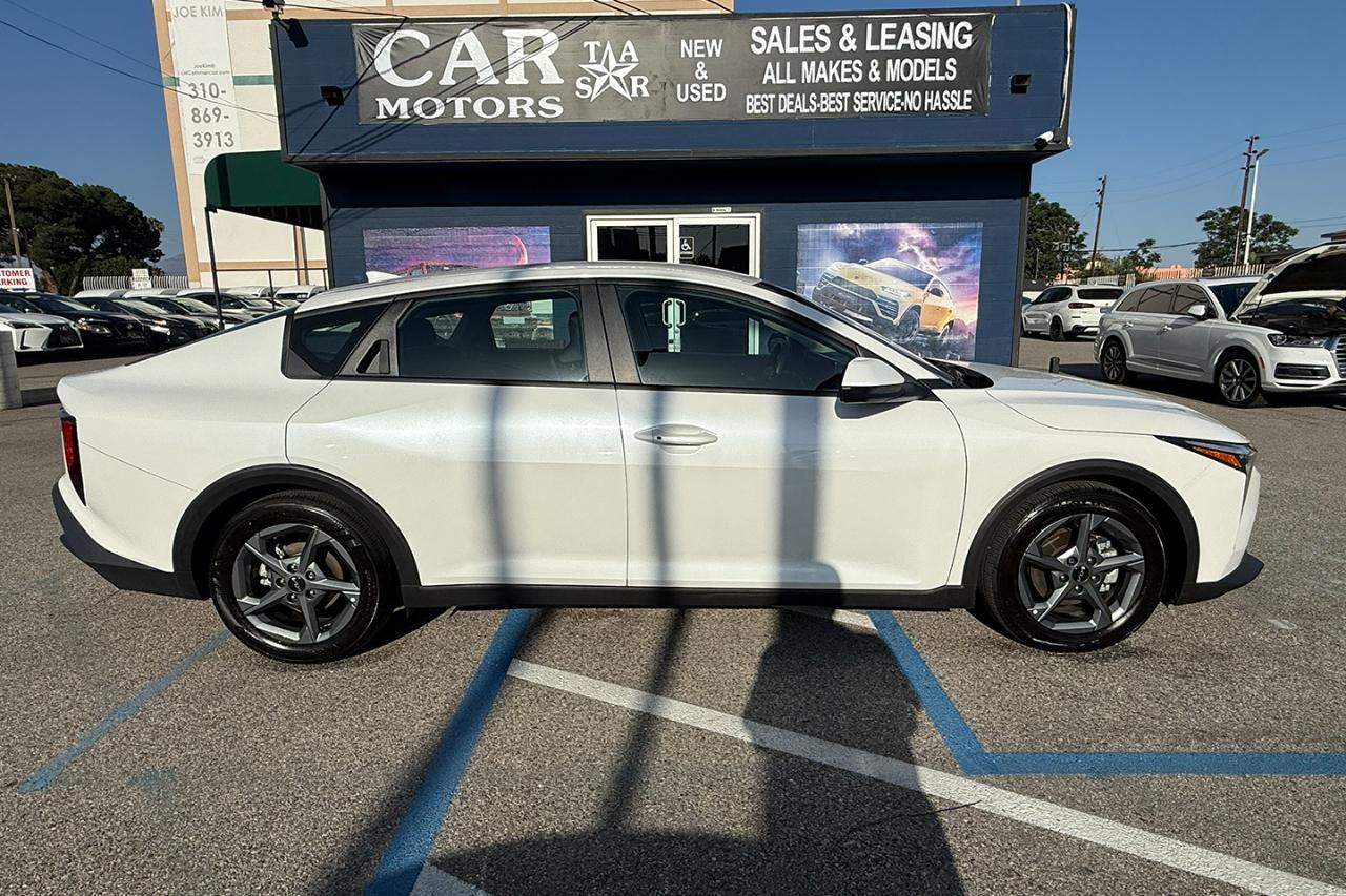 Kia K4 LXS FWD 2025