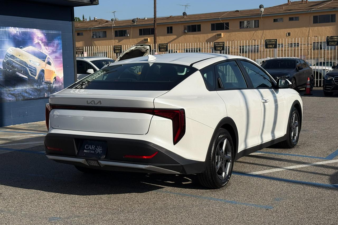 Kia K4 LXS FWD 2025