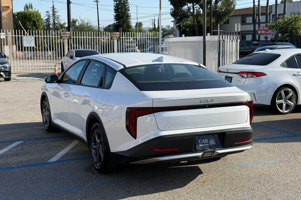 Kia K4 LXS FWD 2025