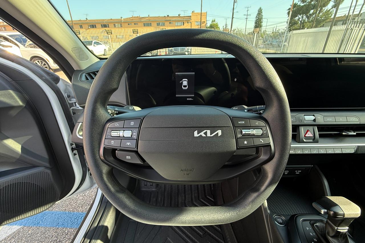 Kia K4 LXS FWD 2025