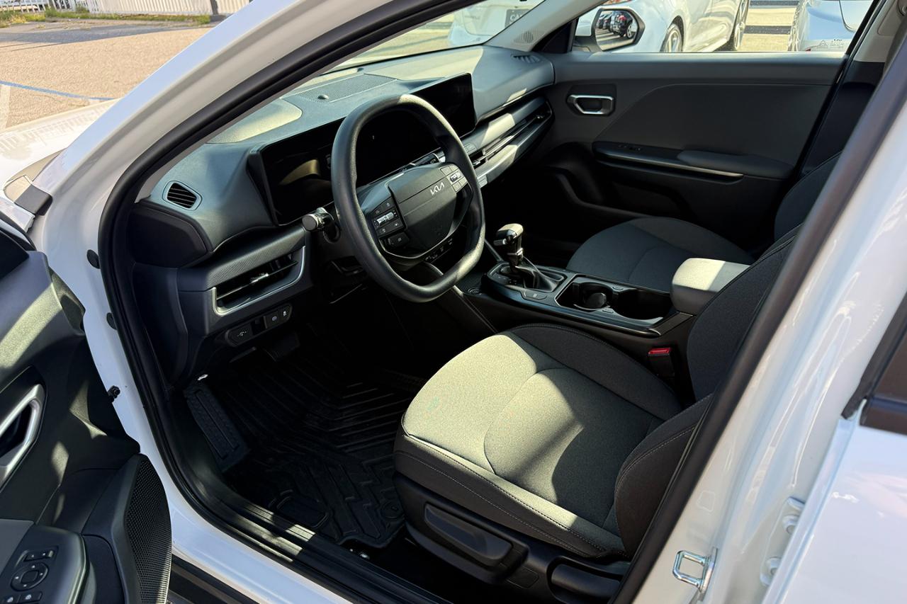 Kia K4 LXS FWD 2025