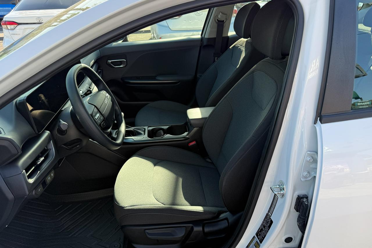 Kia K4 LXS FWD 2025