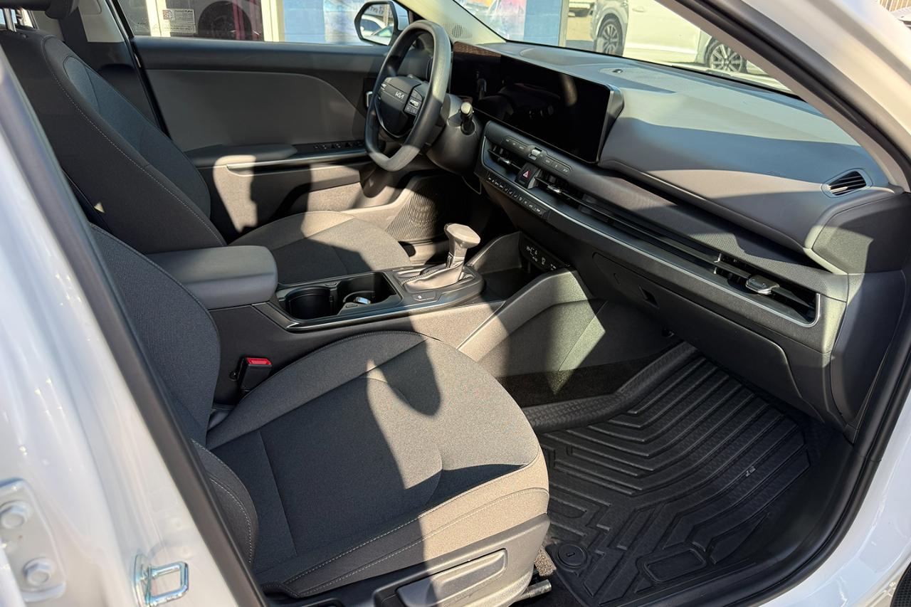 Kia K4 LXS FWD 2025