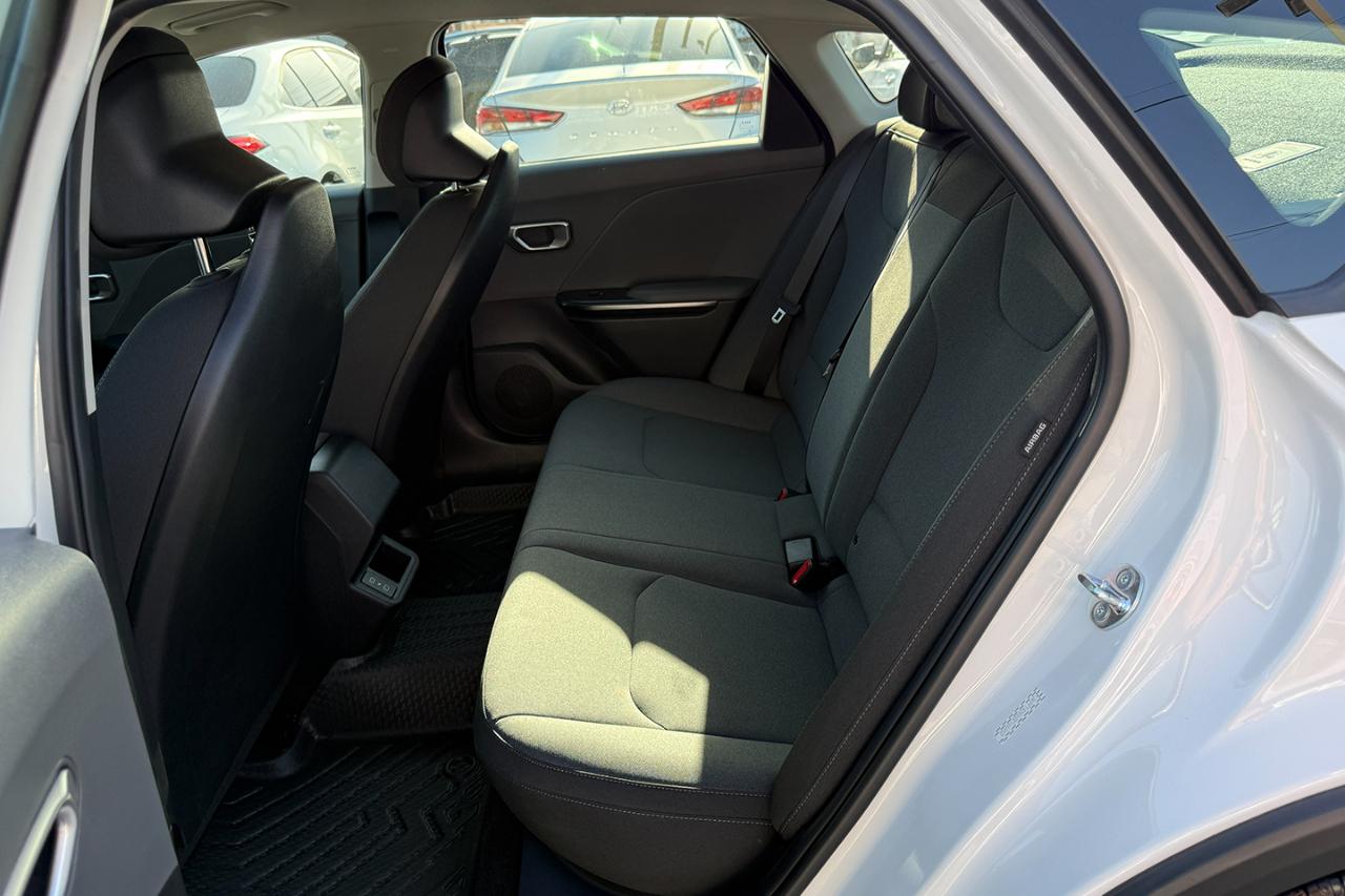 Kia K4 LXS FWD 2025