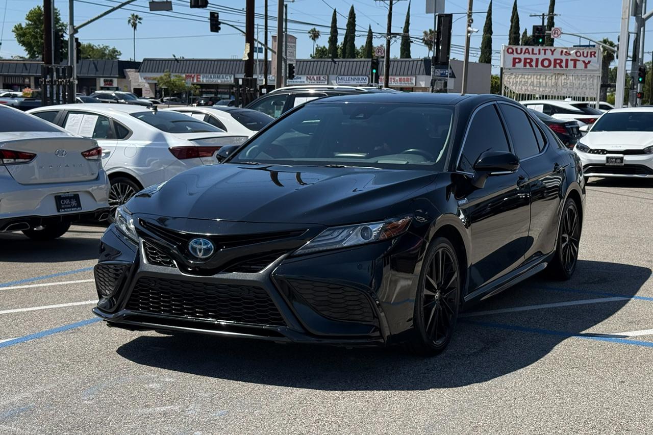 Toyota Camry Hybrid XSE 2021