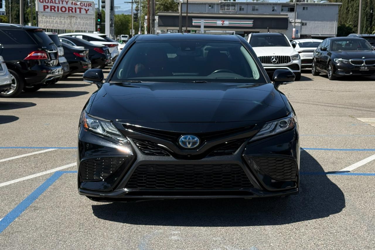 Toyota Camry Hybrid XSE 2021