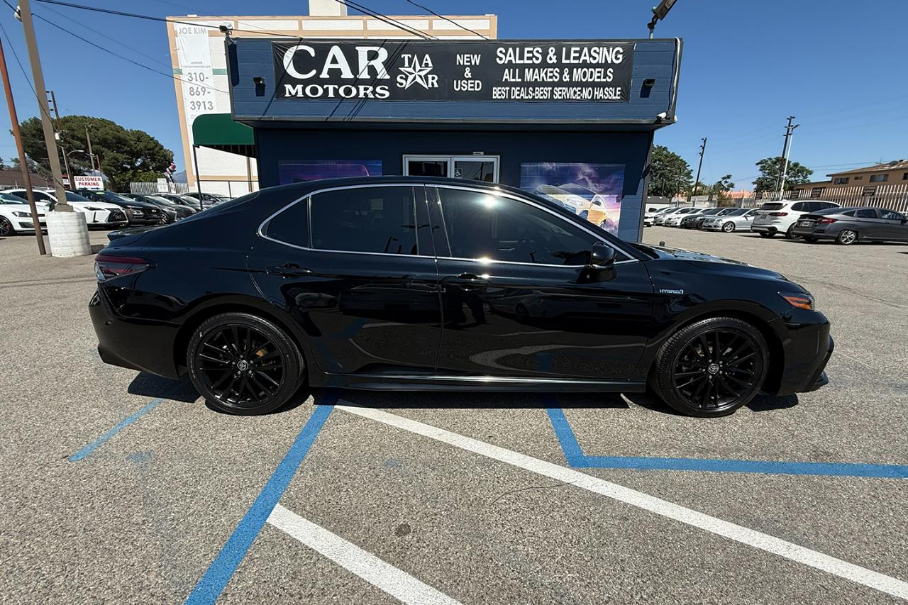 Toyota Camry Hybrid XSE 2021