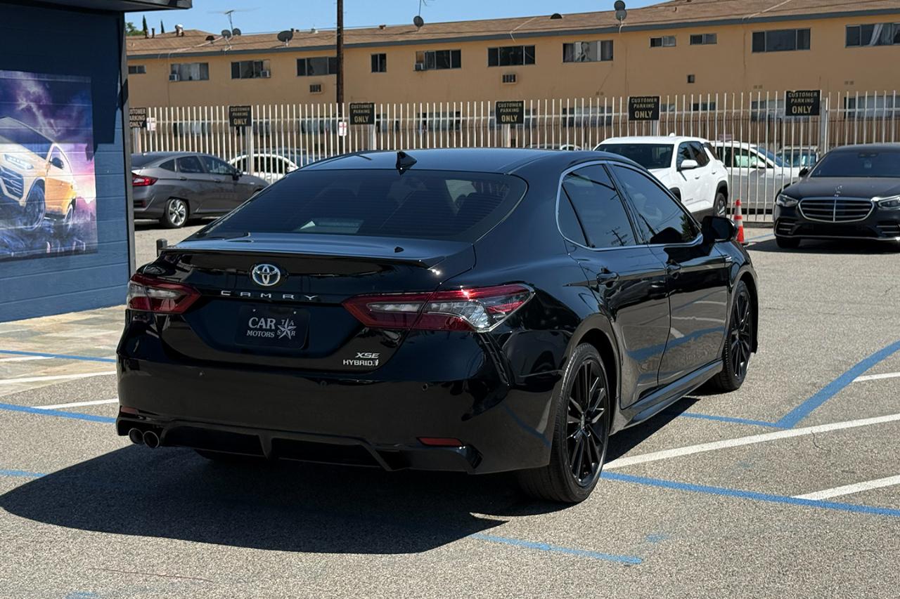 Toyota Camry Hybrid XSE 2021
