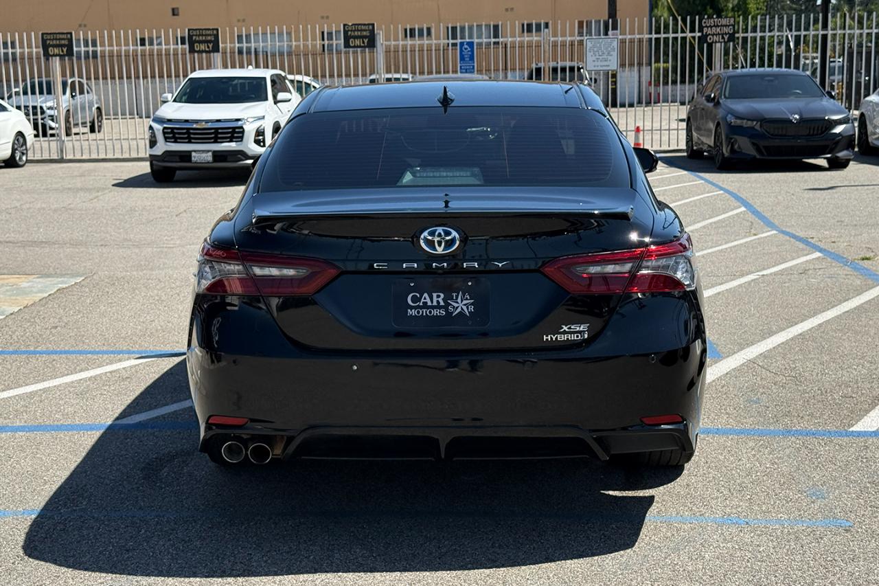 Toyota Camry Hybrid XSE 2021