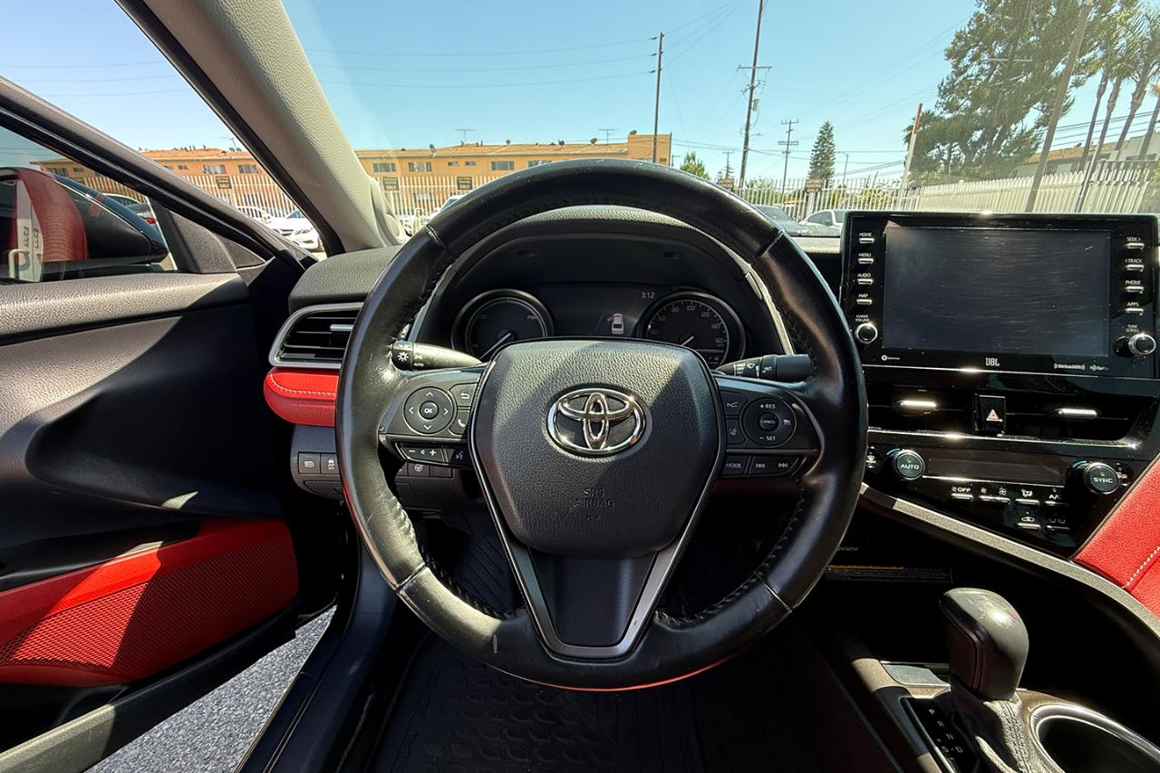 Toyota Camry Hybrid XSE 2021
