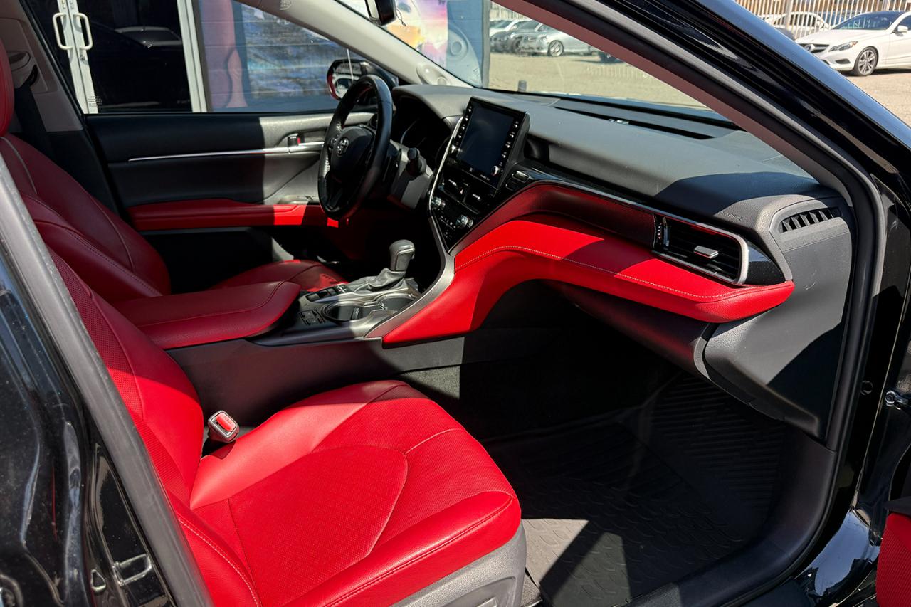 Toyota Camry Hybrid XSE 2021