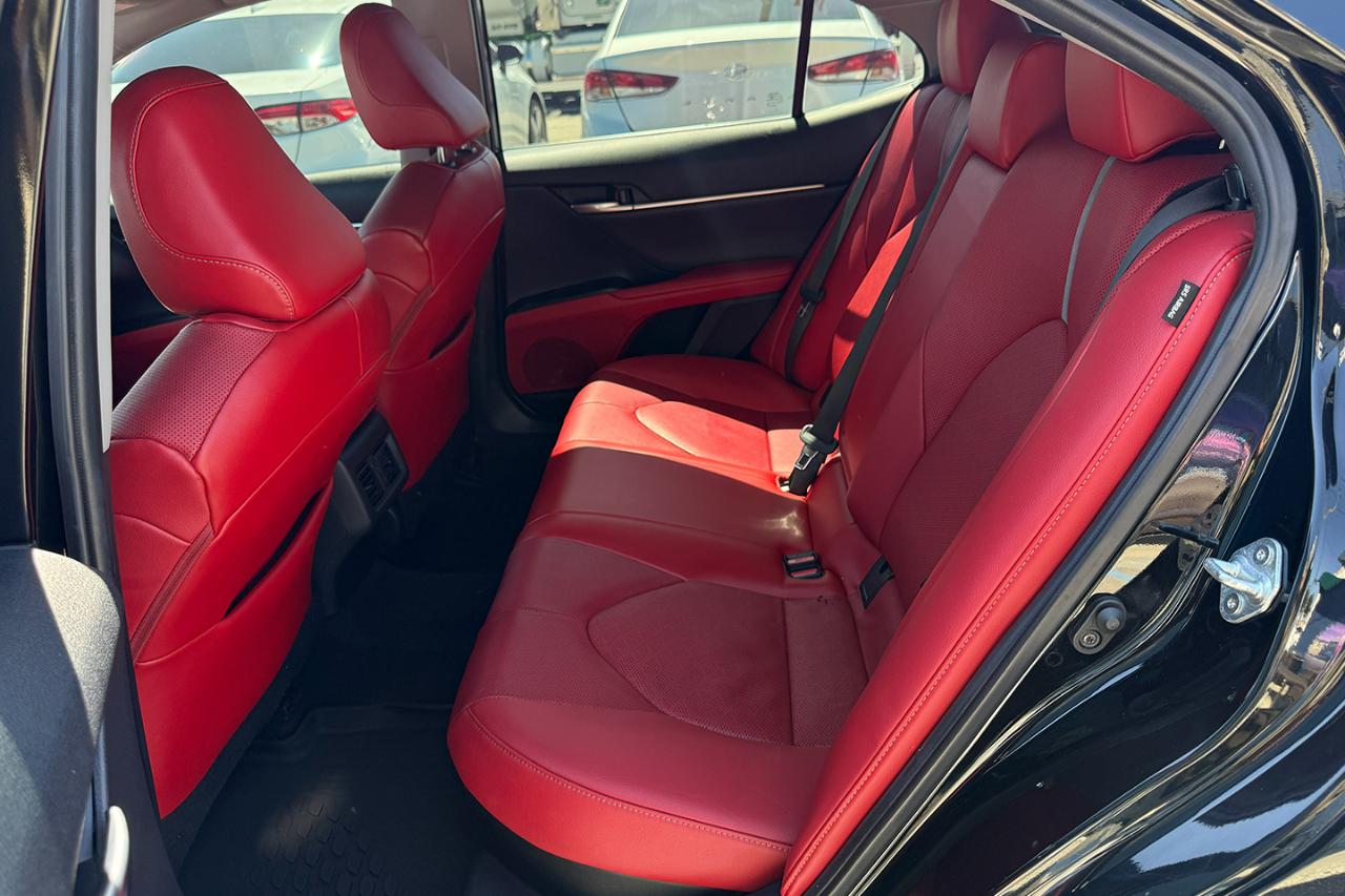 Toyota Camry Hybrid XSE 2021