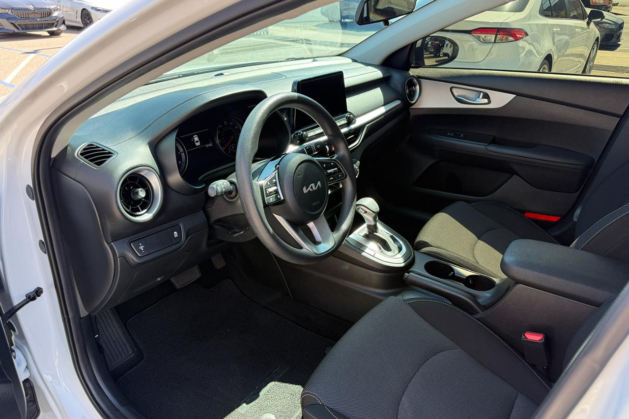 Kia Forte LXS IVT 2024
