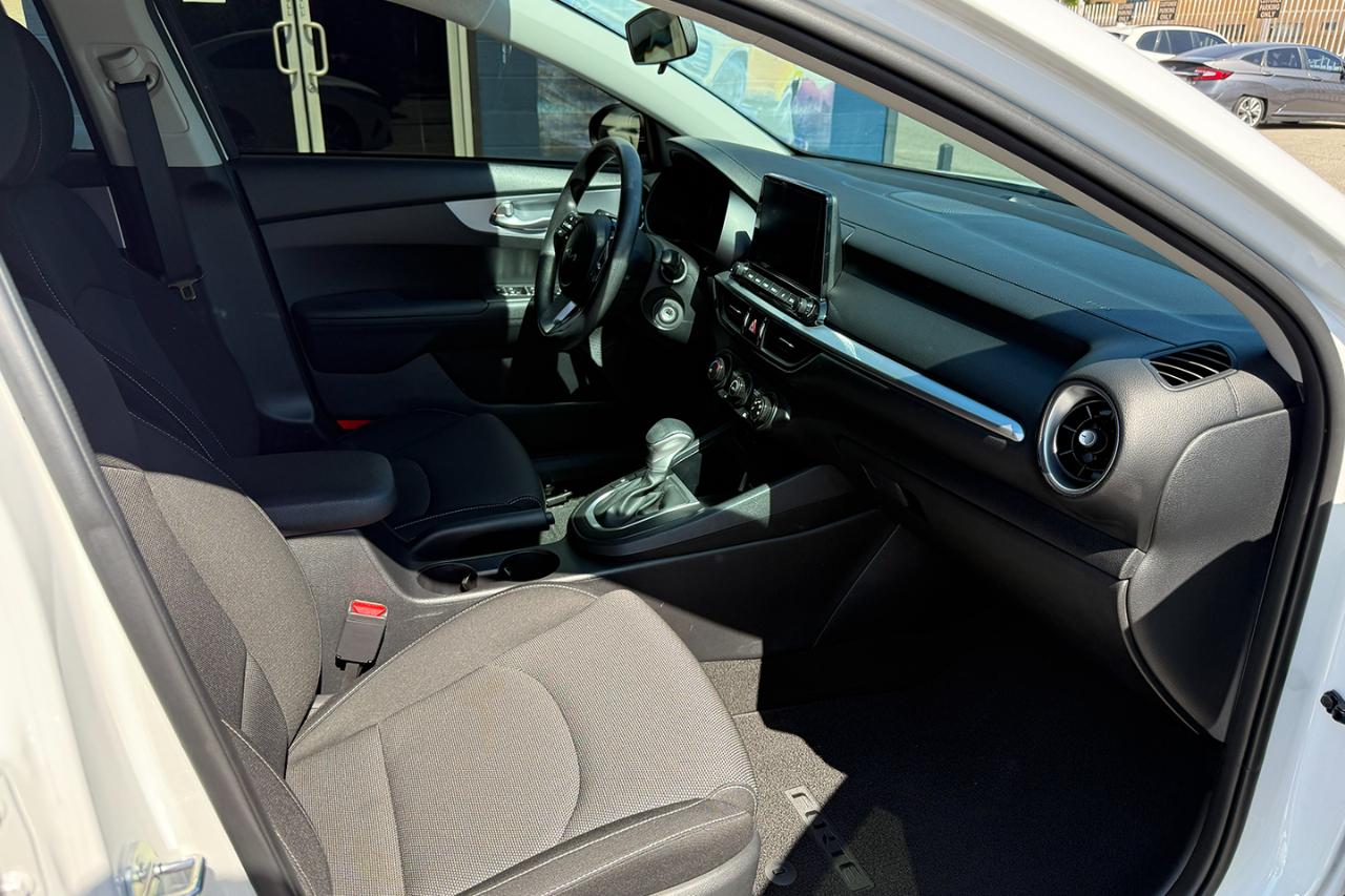 Kia Forte LXS IVT 2024