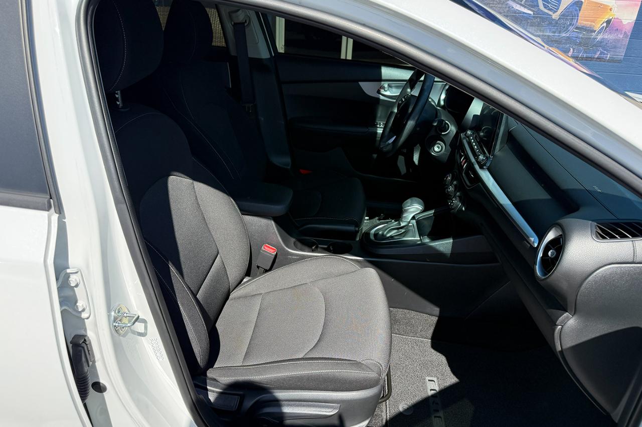 Kia Forte LXS IVT 2024