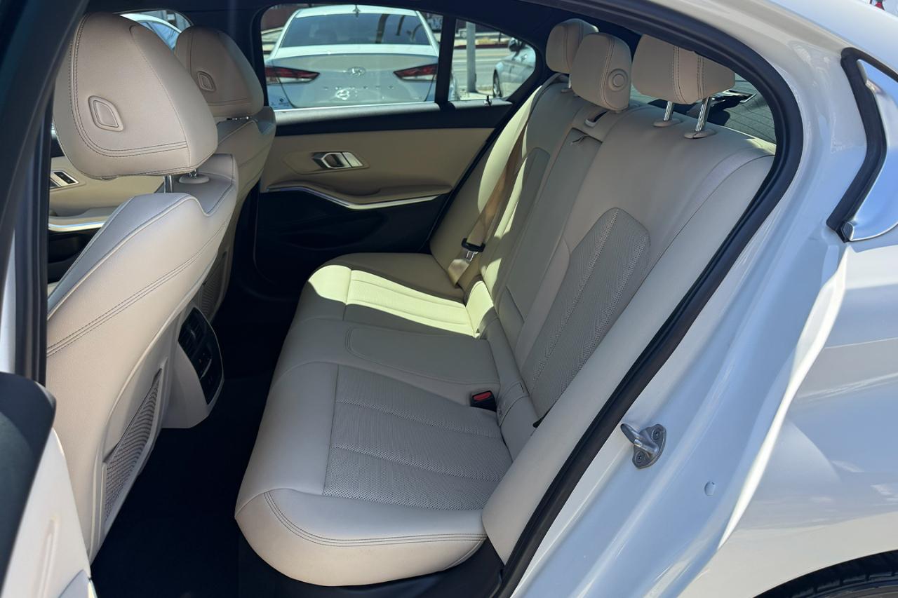 BMW 3-Series 330i 2022