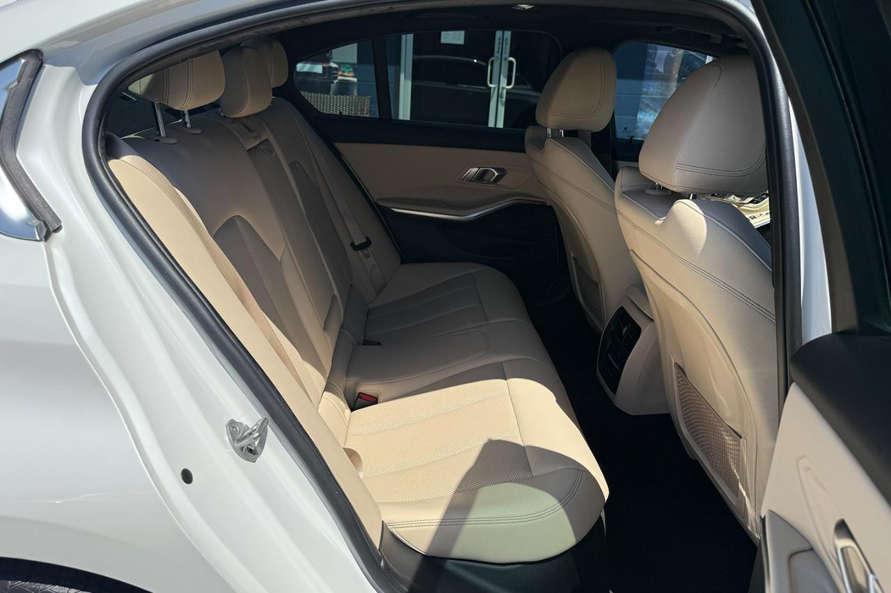 BMW 3-Series 330i 2022