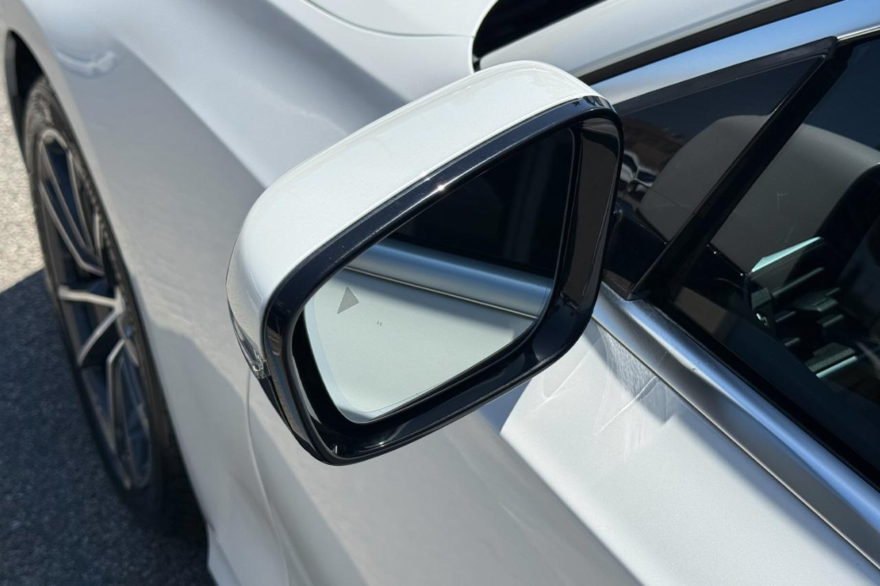 BMW 3-Series 330i 2022