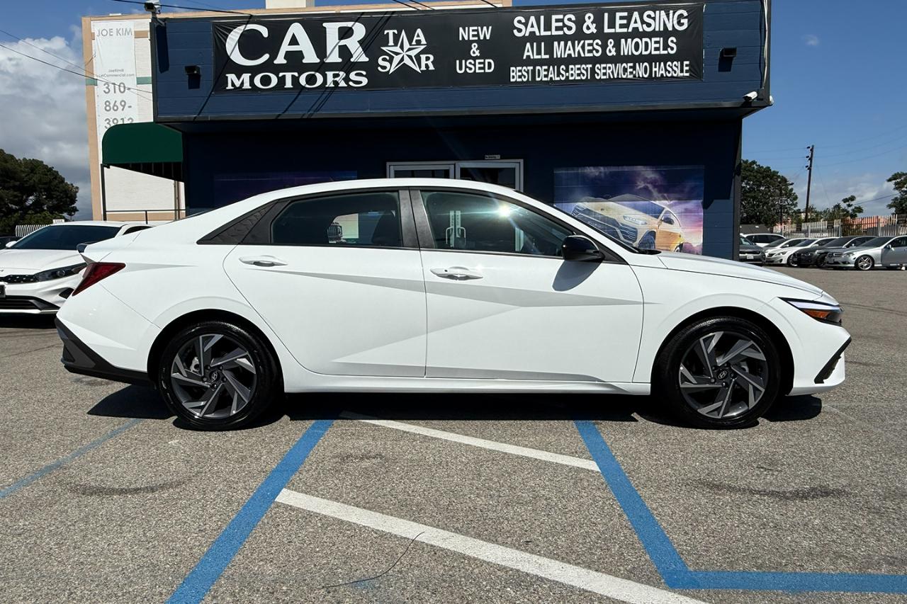 Hyundai Elantra SEL Sport 2025