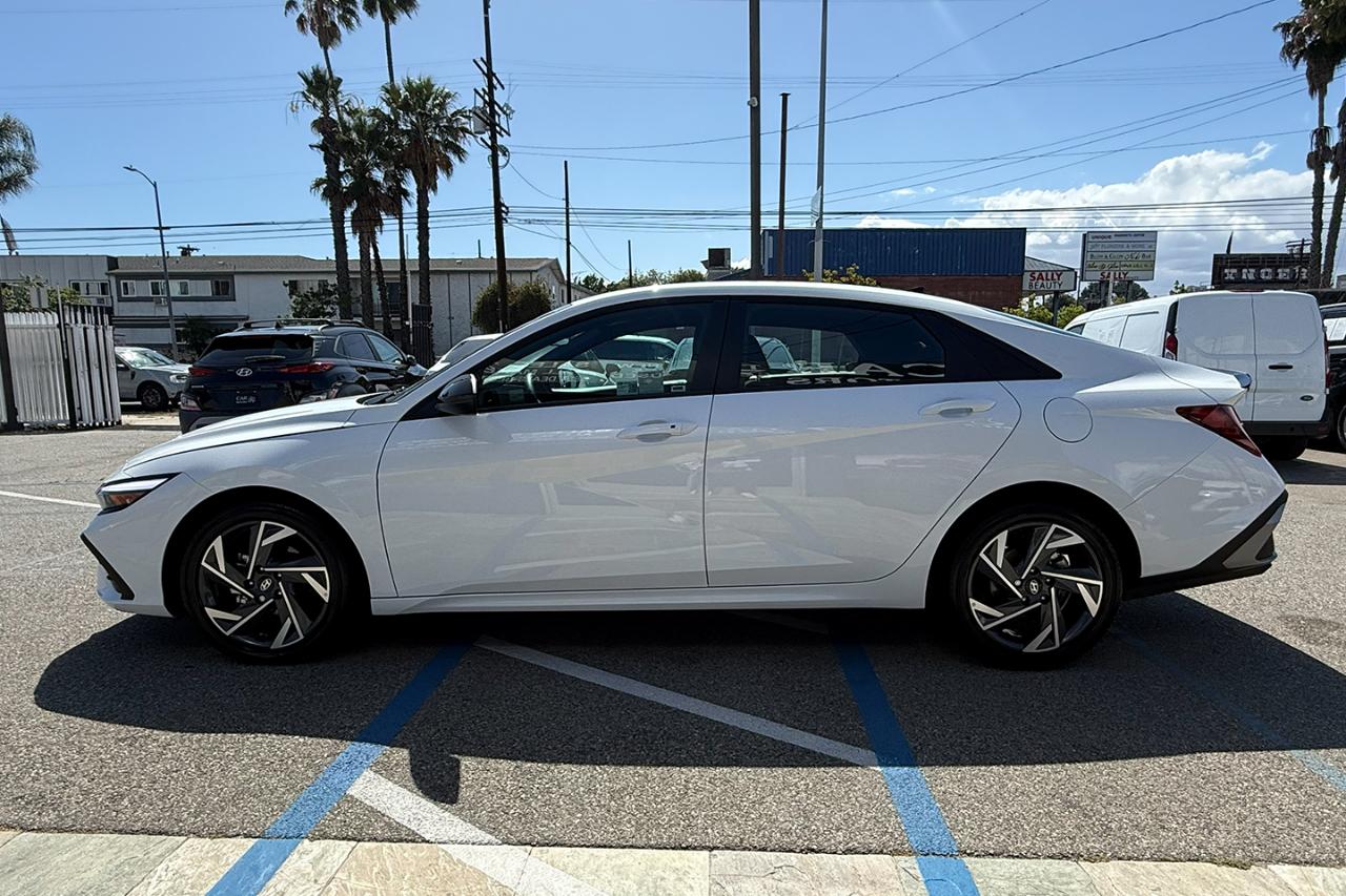 Hyundai Elantra SEL Sport 2025