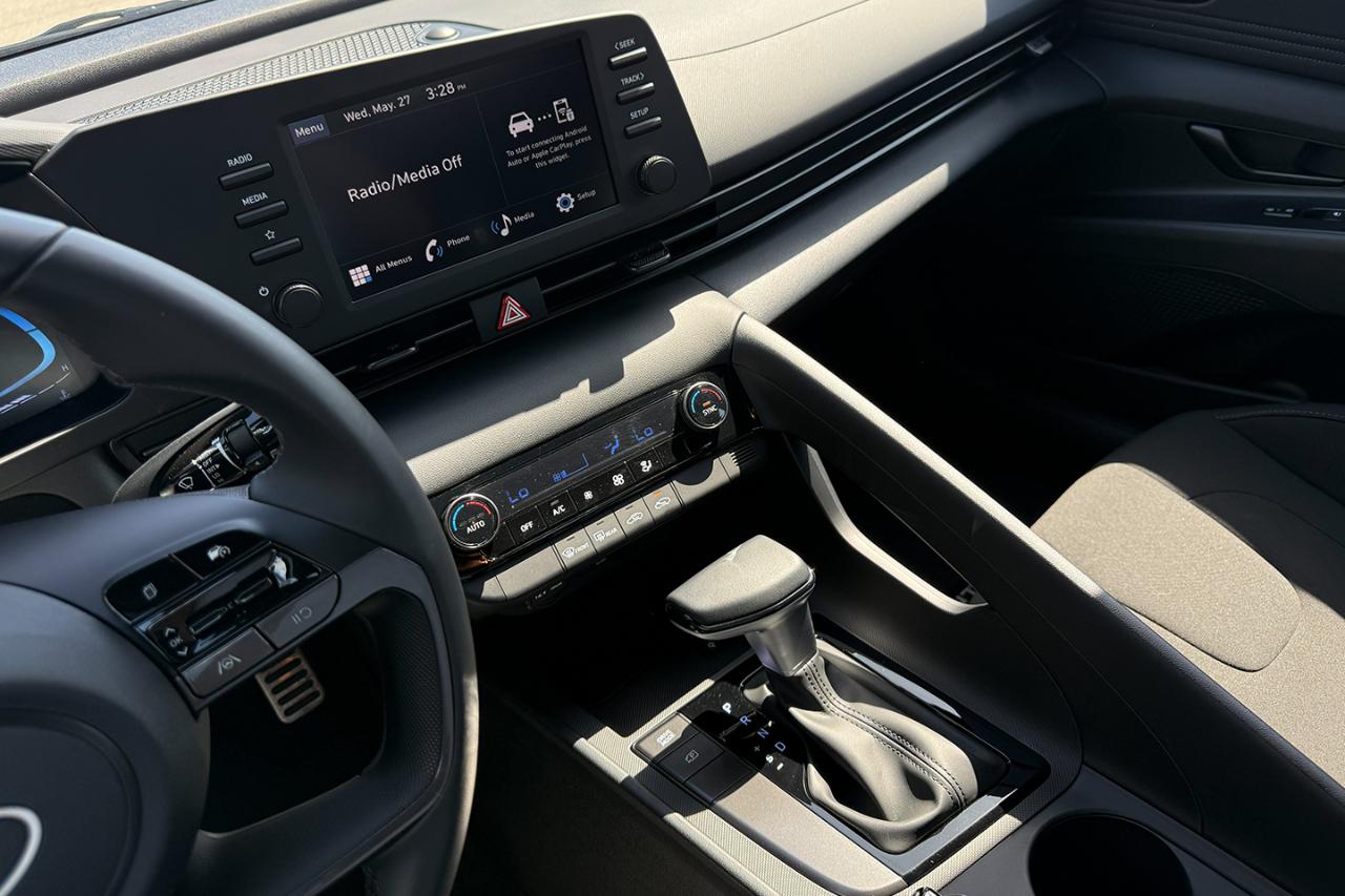Hyundai Elantra SEL Sport 2025