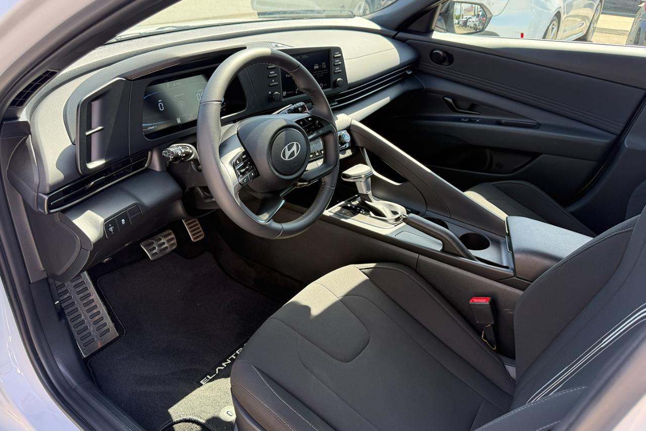 Hyundai Elantra SEL Sport 2025