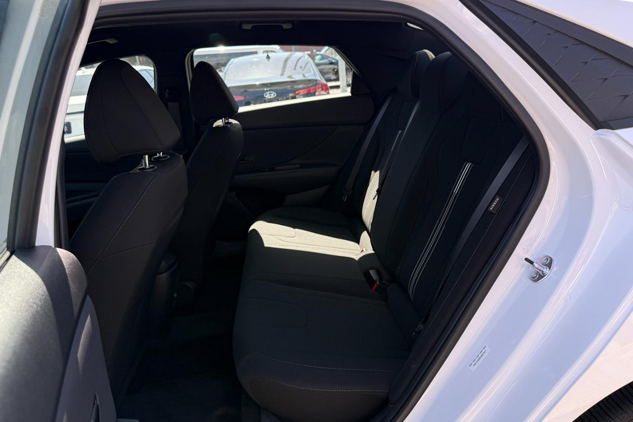 Hyundai Elantra SEL Sport 2025