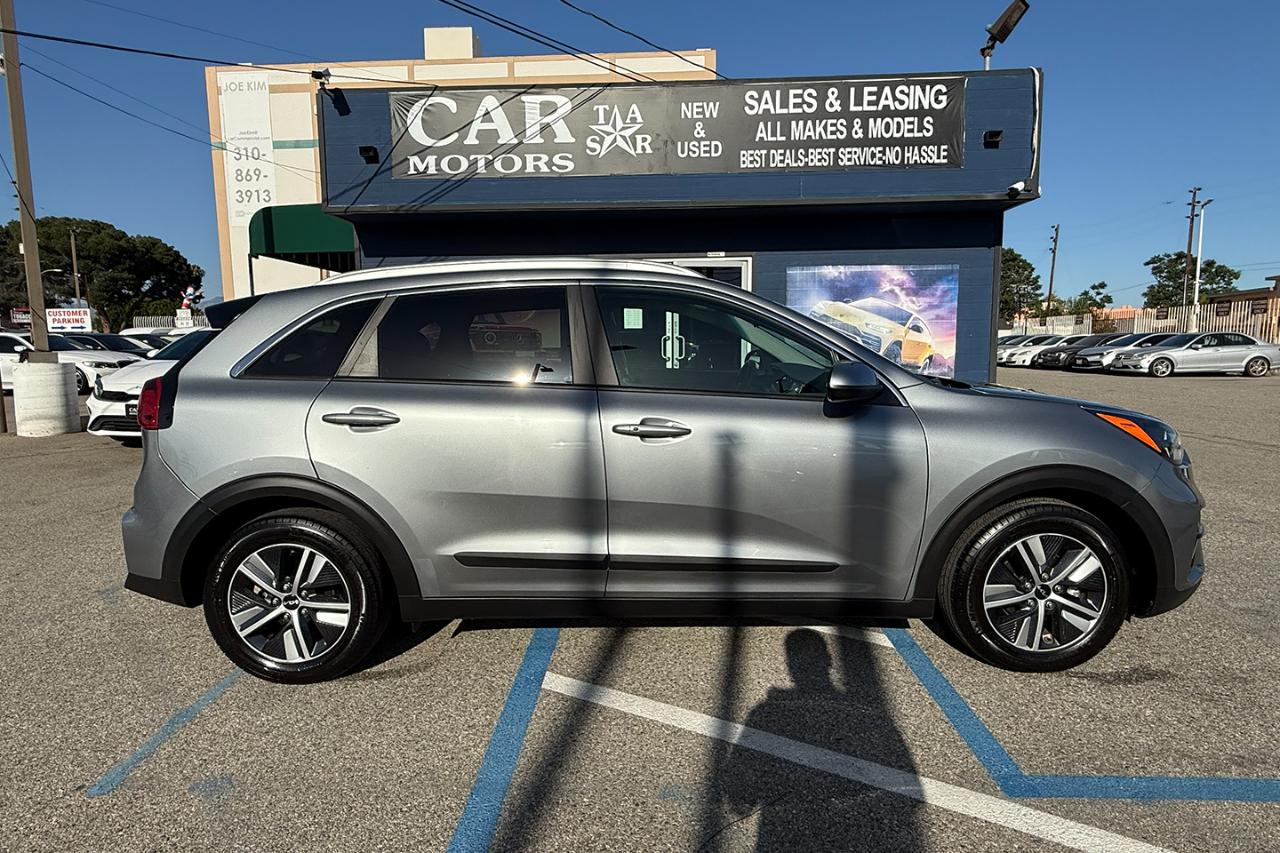 Kia Niro LXS FWD 2022