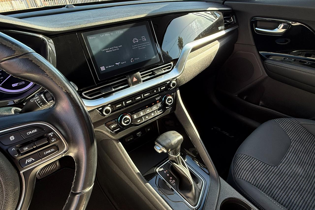 Kia Niro LXS FWD 2022