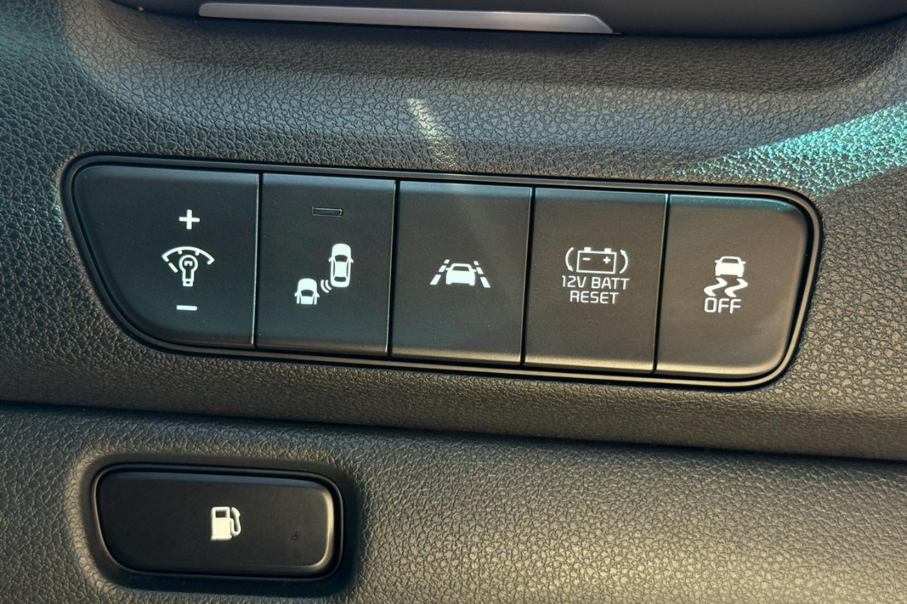 Kia Niro LXS FWD 2022