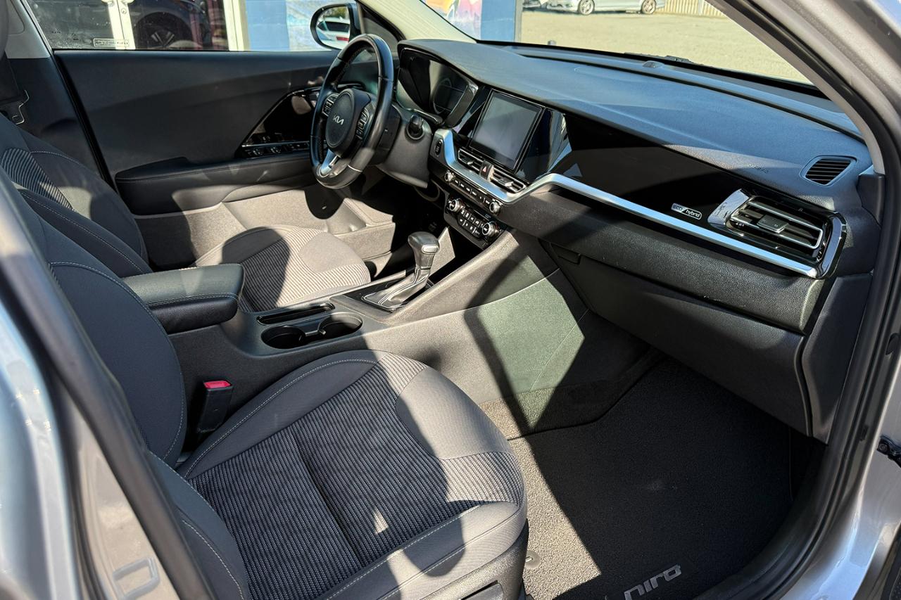 Kia Niro LXS FWD 2022