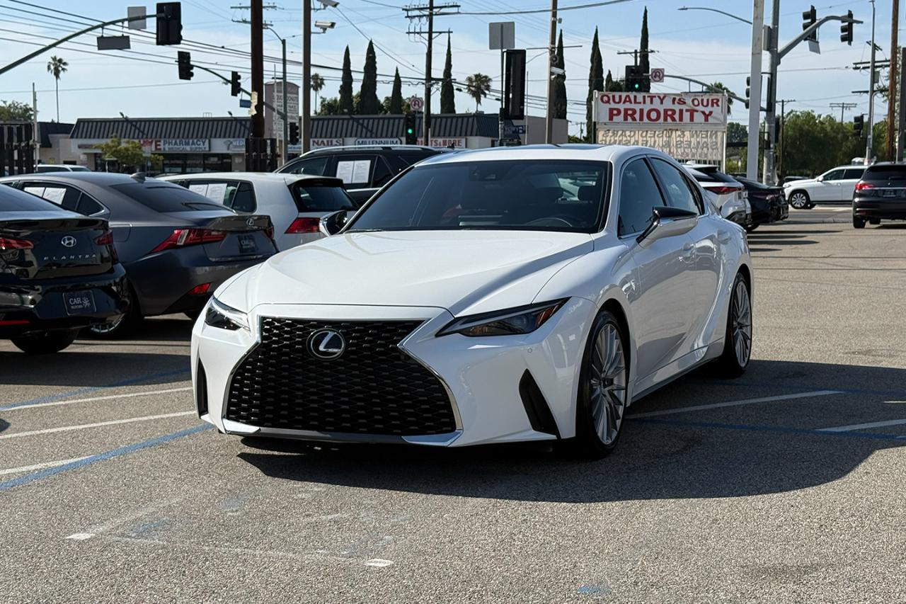 Lexus IS 300 RWD 2023