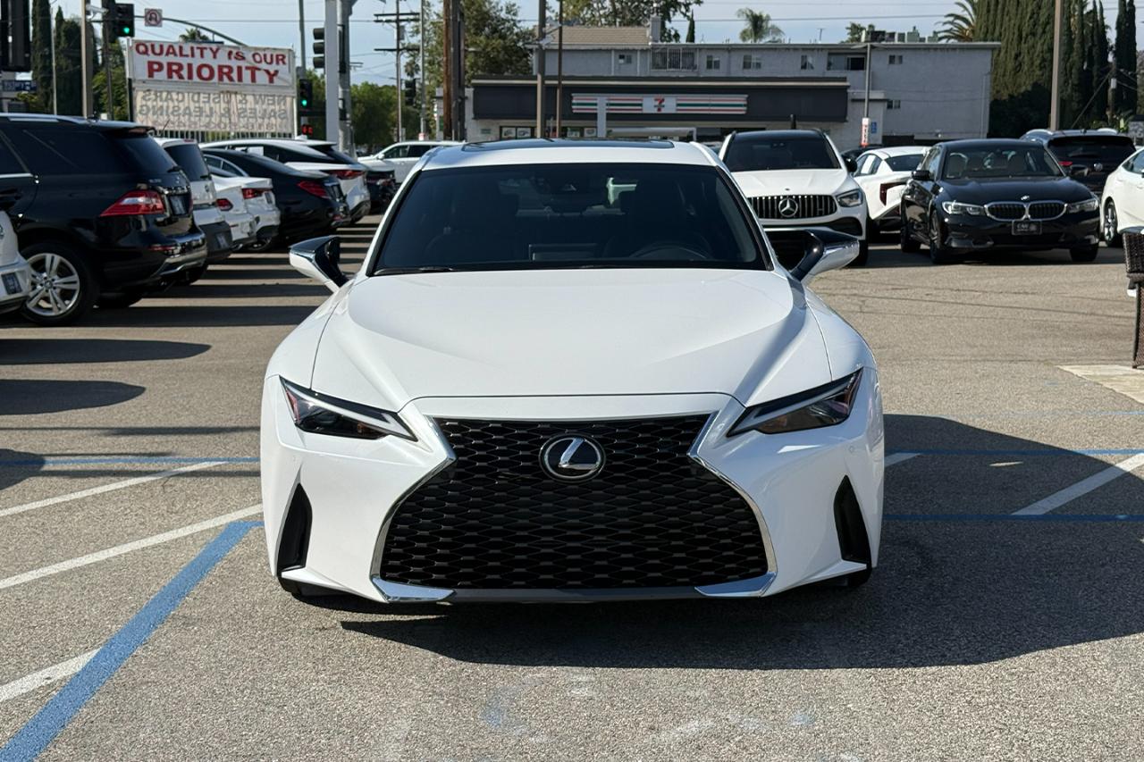 Lexus IS 300 RWD 2023