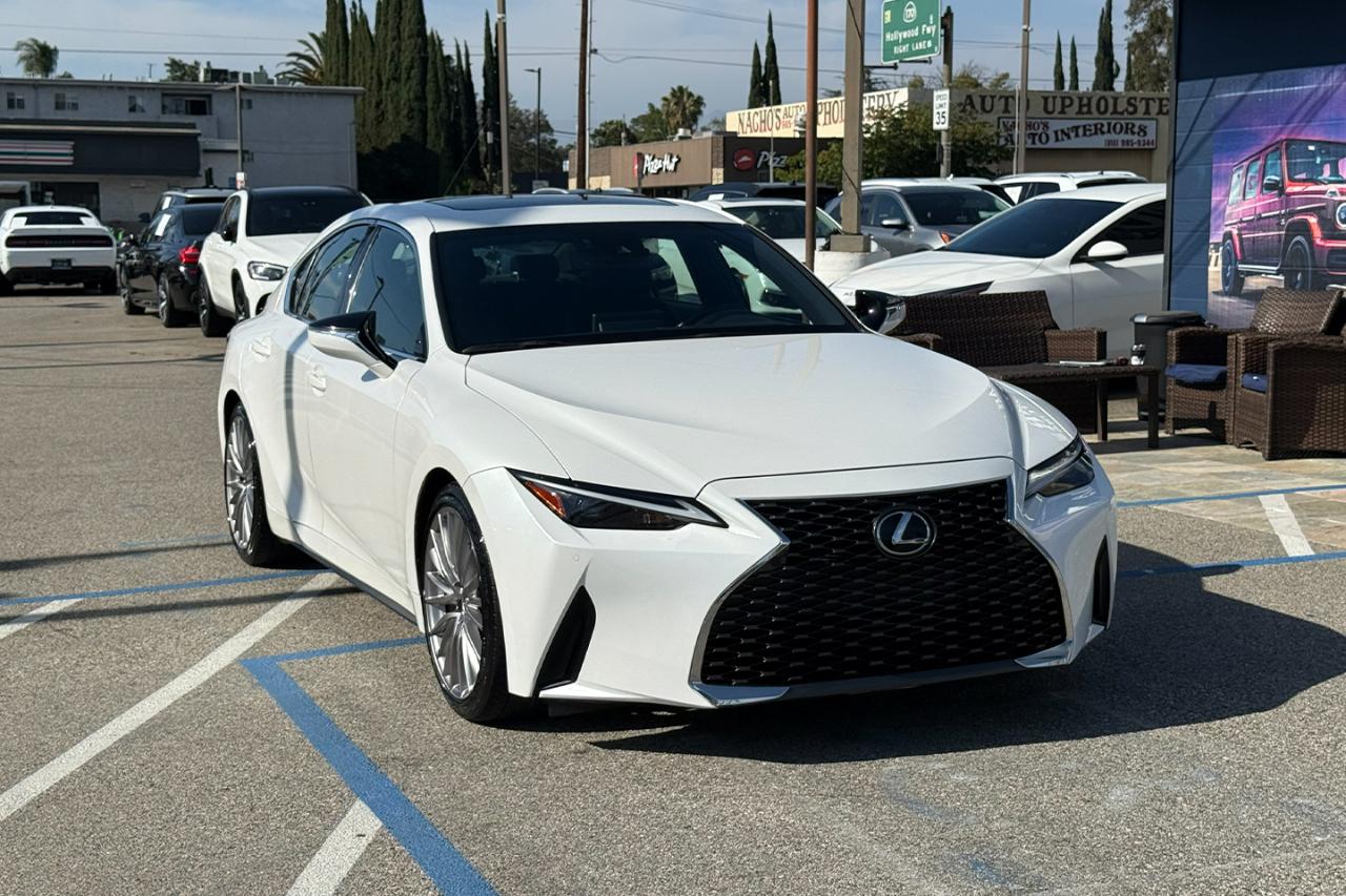 Lexus IS 300 RWD 2023