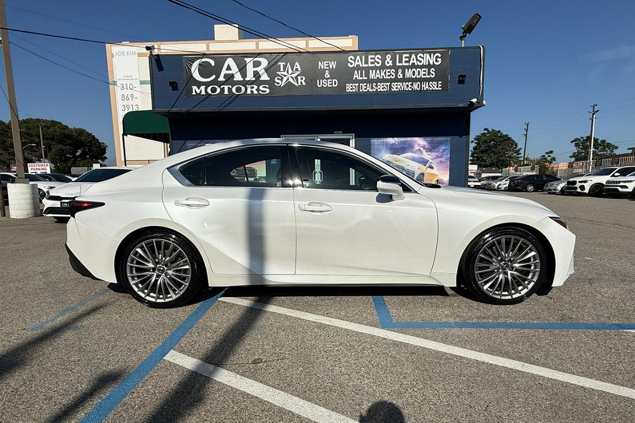 Lexus IS 300 RWD 2023
