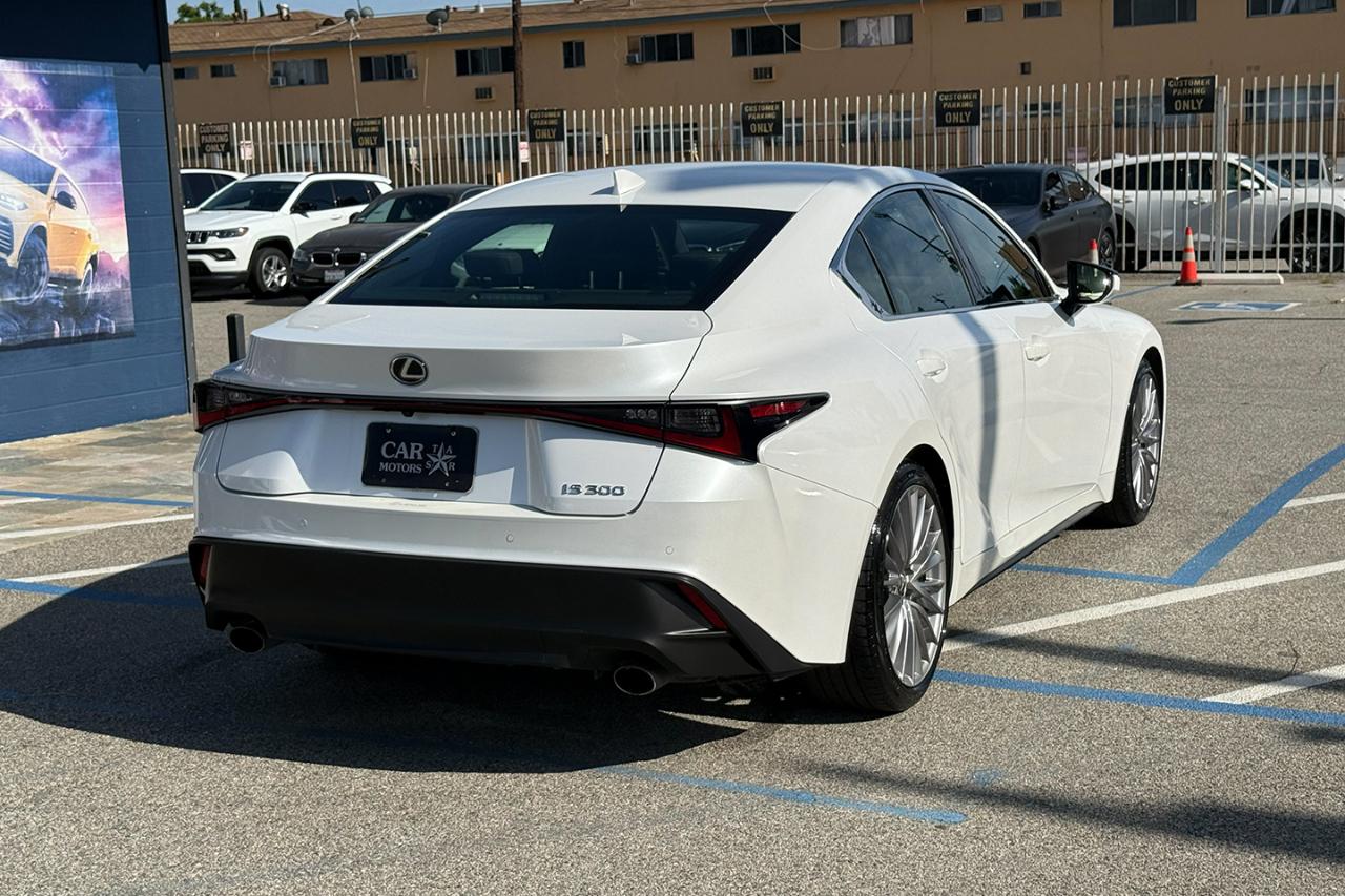 Lexus IS 300 RWD 2023