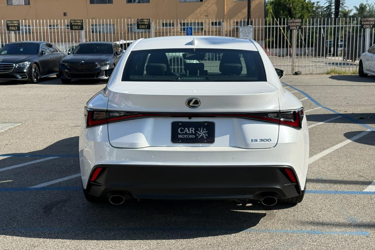 Lexus IS 300 RWD 2023