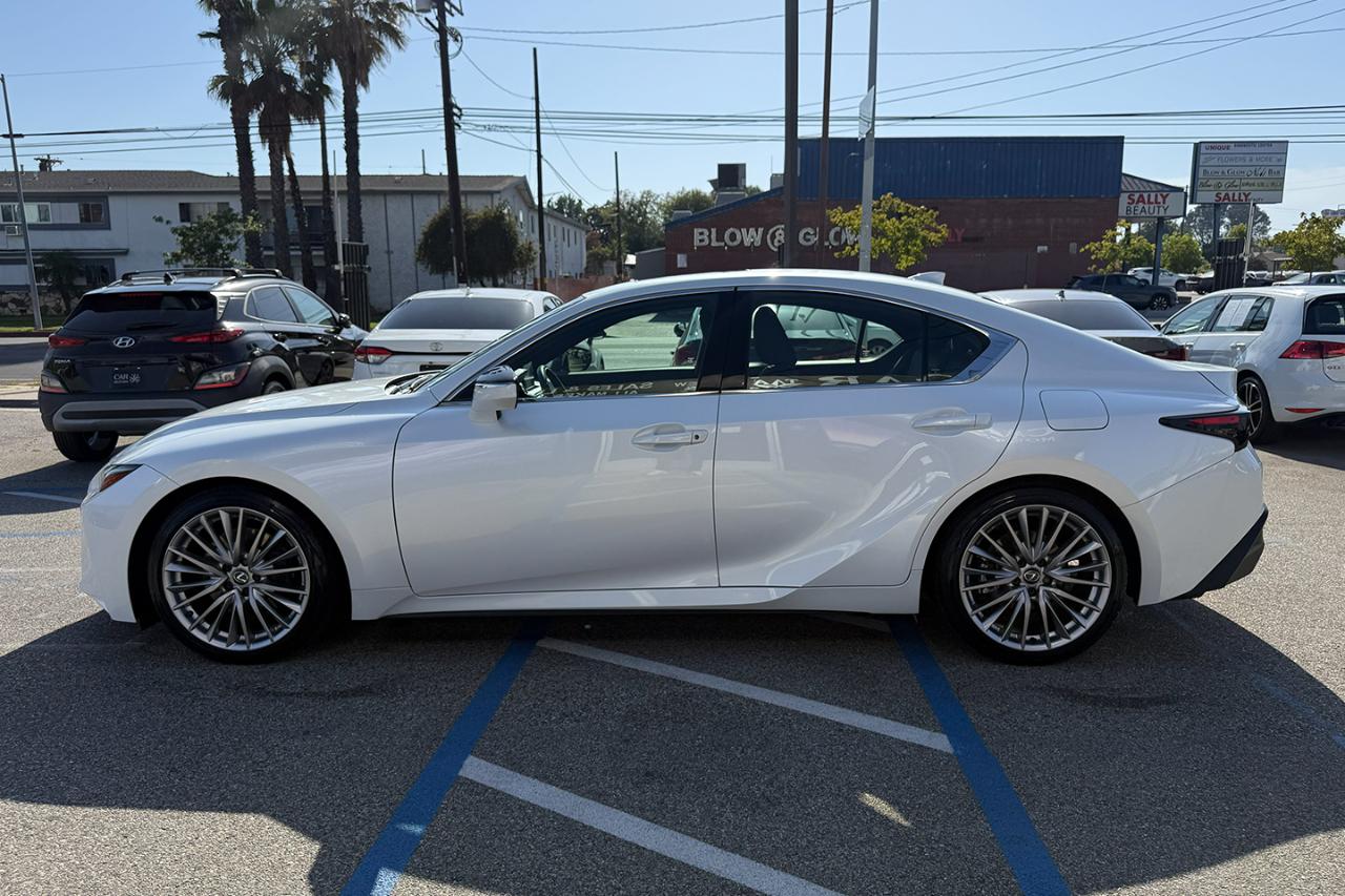 Lexus IS 300 RWD 2023