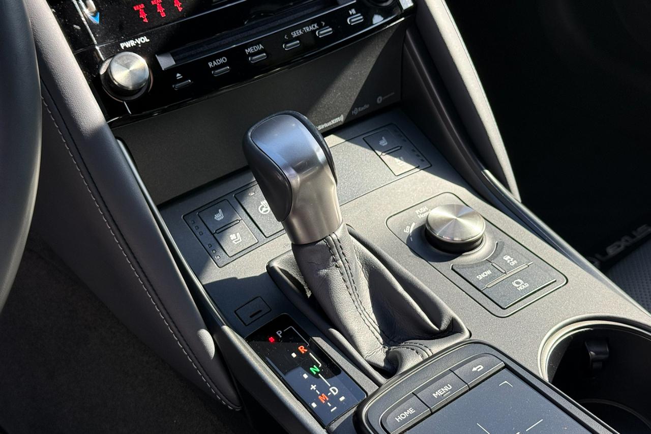 Lexus IS 300 RWD 2023
