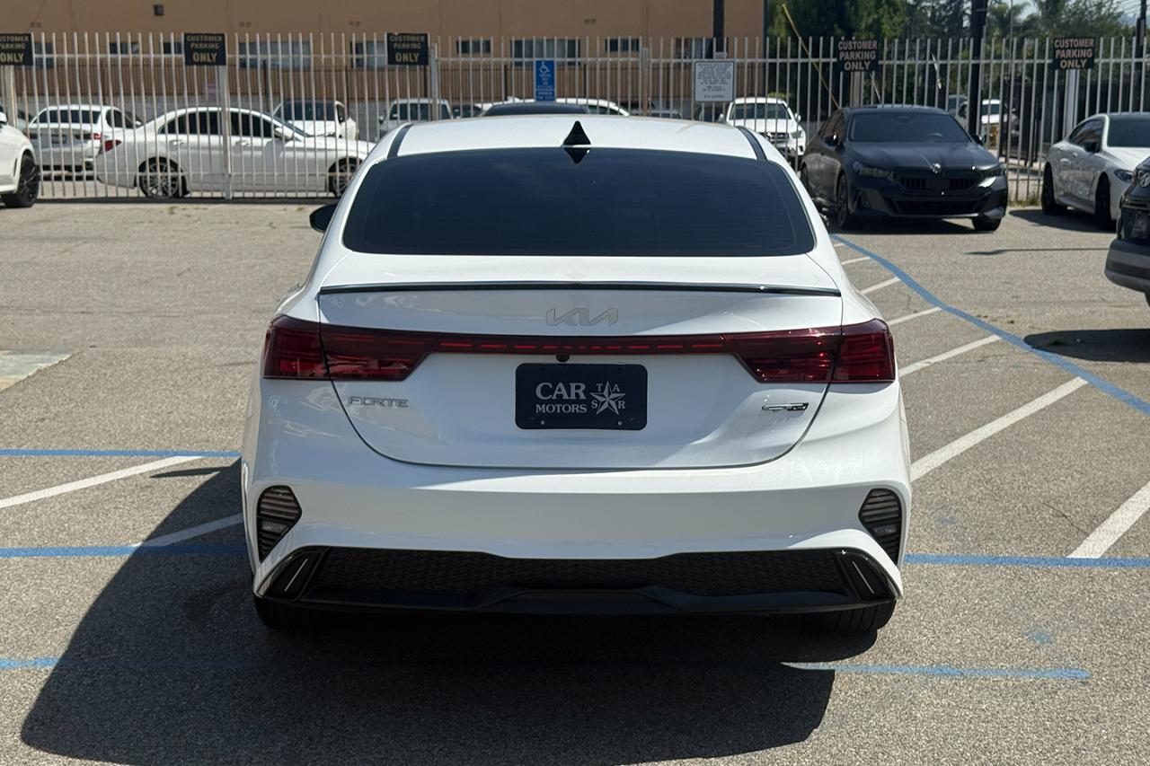 Kia Forte GT-Line IVT 2024