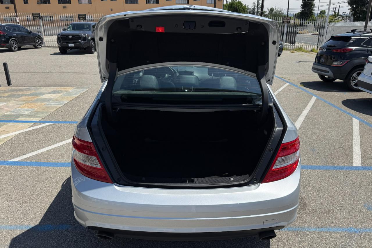 Mercedes-Benz C-Class C300 Luxury Sedan 2010