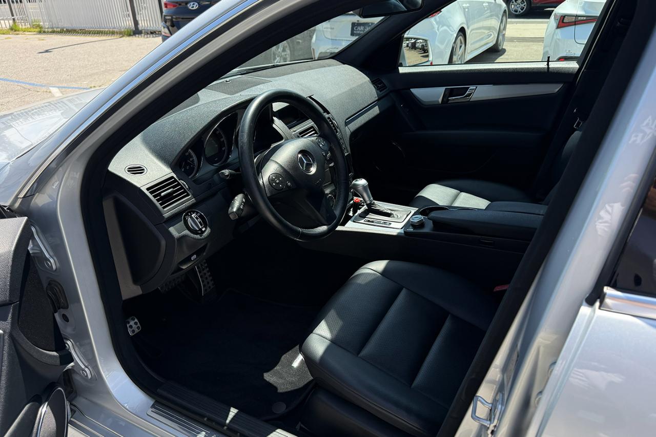 Mercedes-Benz C-Class C300 Luxury Sedan 2010